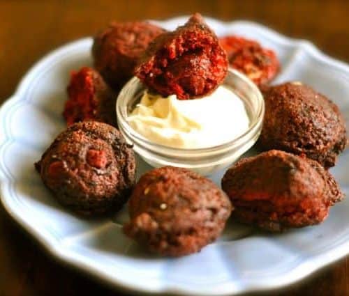 Red Velvet cakes and cream cheese