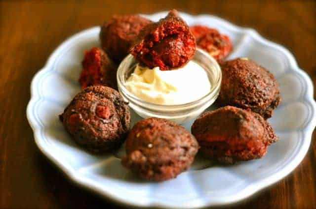 Red Velvet cakes and cream cheese