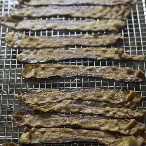 A pound of bacon that has been cooked in the oven.