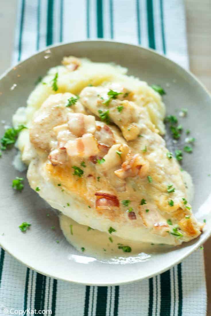 Chicken Marsala with mashed potatoes