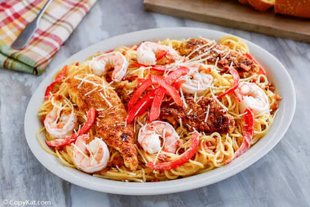 Olive Garden Chicken and Shrimp Carbonara