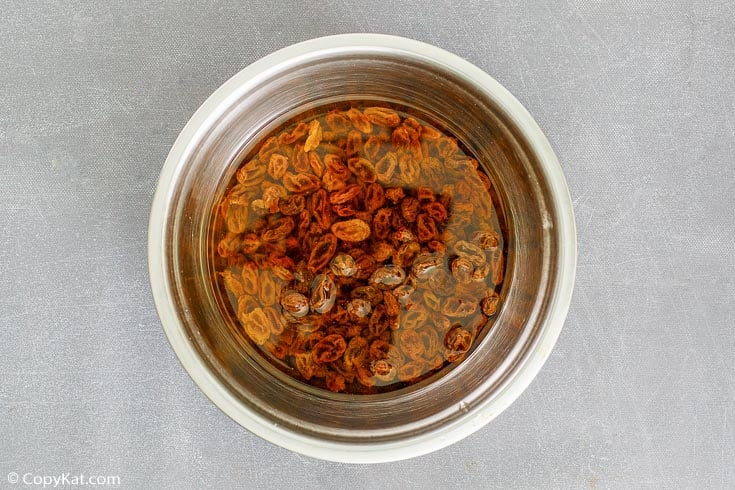 raisins soaking in water