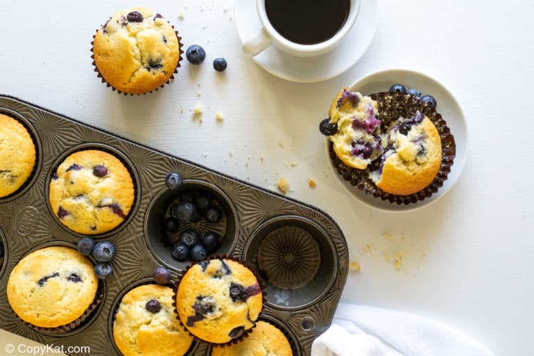 Magnolia Bakery Blueberry Muffins (Copycat)