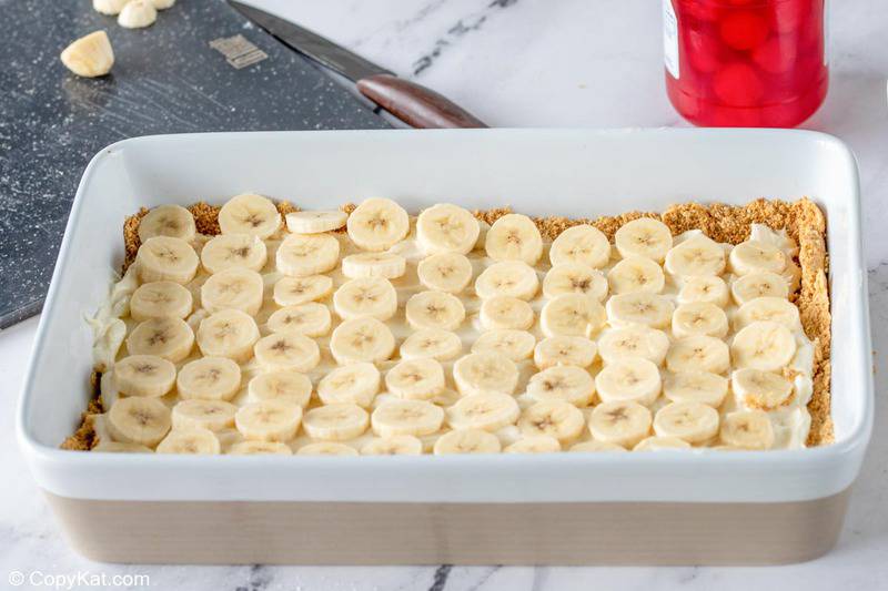 banana split cake banana slices layer