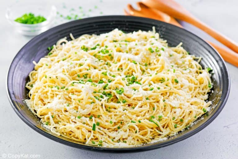 30-Minute Garlic Butter Pasta with White Wine Sauce