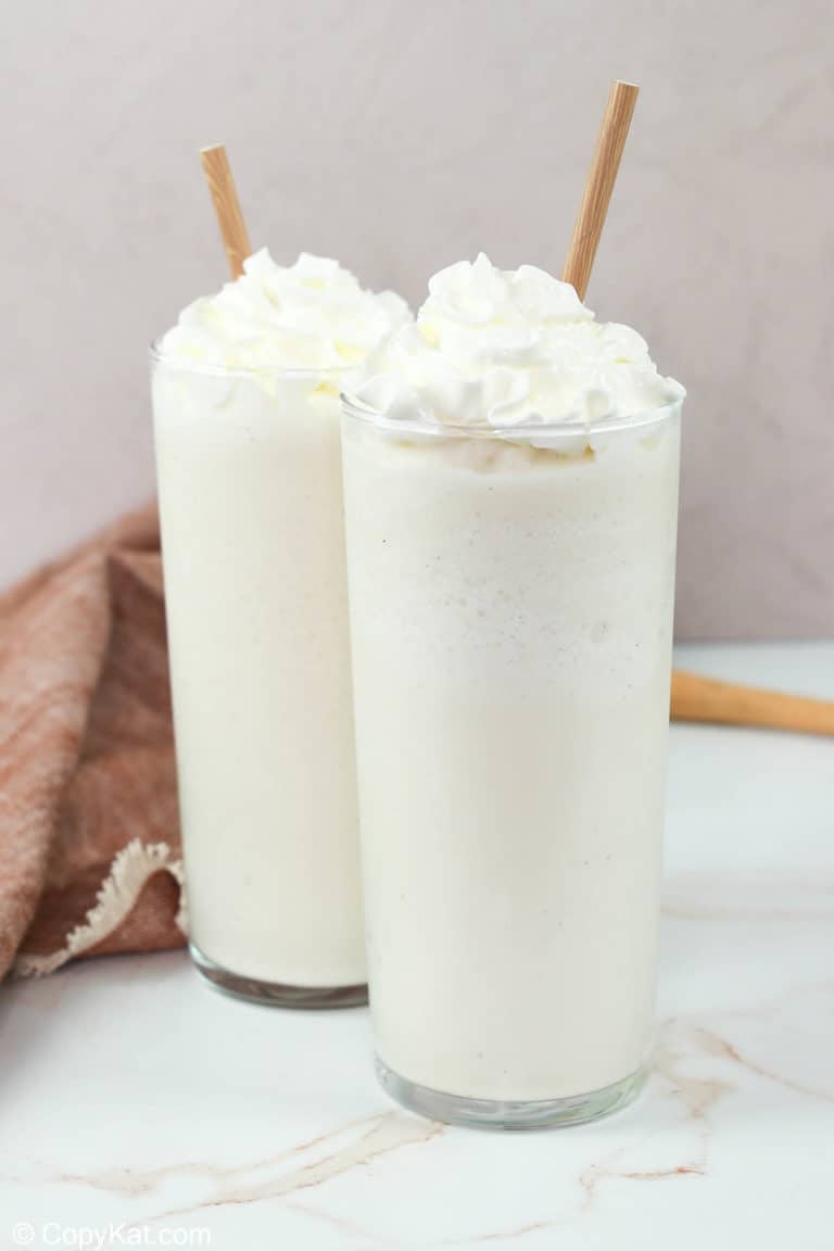homemade Starbucks vanilla bean frappuccino drinks.