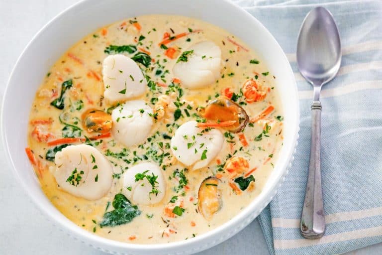 Creamy Seafood Bisque with Lobster, Shrimp, Mussels, and Scallops