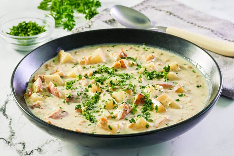 Easy Homemade Clam Chowder with Bacon