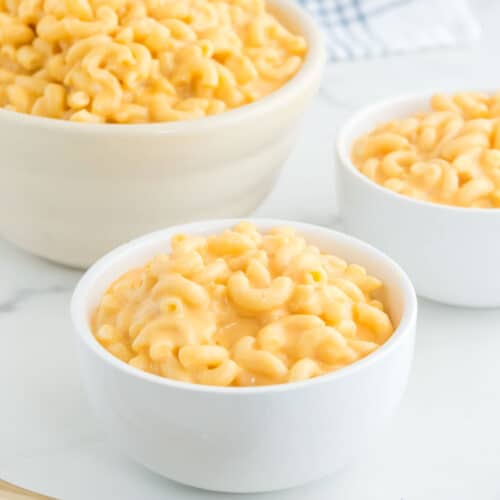 Copycat KFC mac and cheese in bowls.