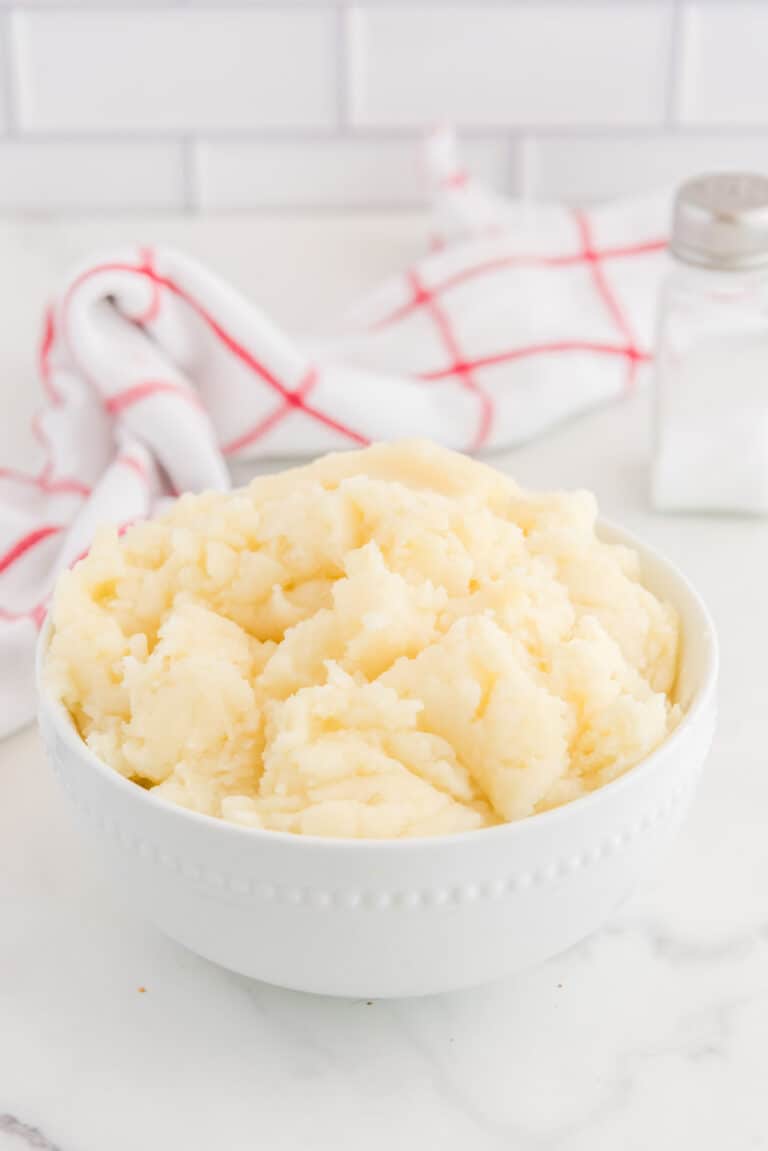A bowl of copycat KFC mashed potatoes.
