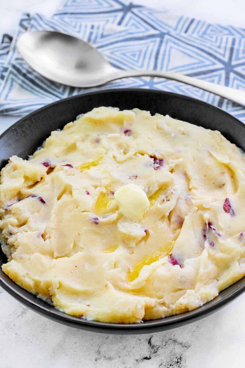 A bowl of copycat Cheesecake Factory mashed potatoes.