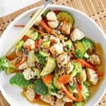 Chicken and veggies stir-fried with Hunan sauce.