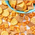 A mix of seasoned ranch crackers.