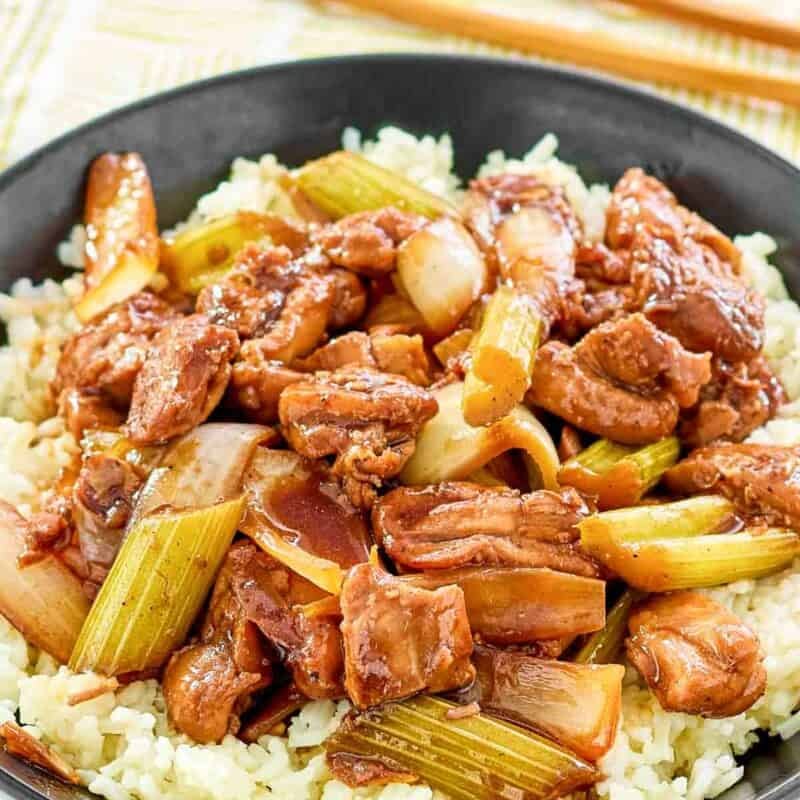 Chicken with vegetables and Chinese black pepper sauce served over rice.